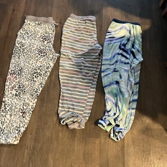 Secret Treasures Women's knit pajama bottoms pants assorted Lot of 3  SizeXL - Picture 1 of 5